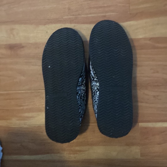 Black slippers - Picture 4 of 4